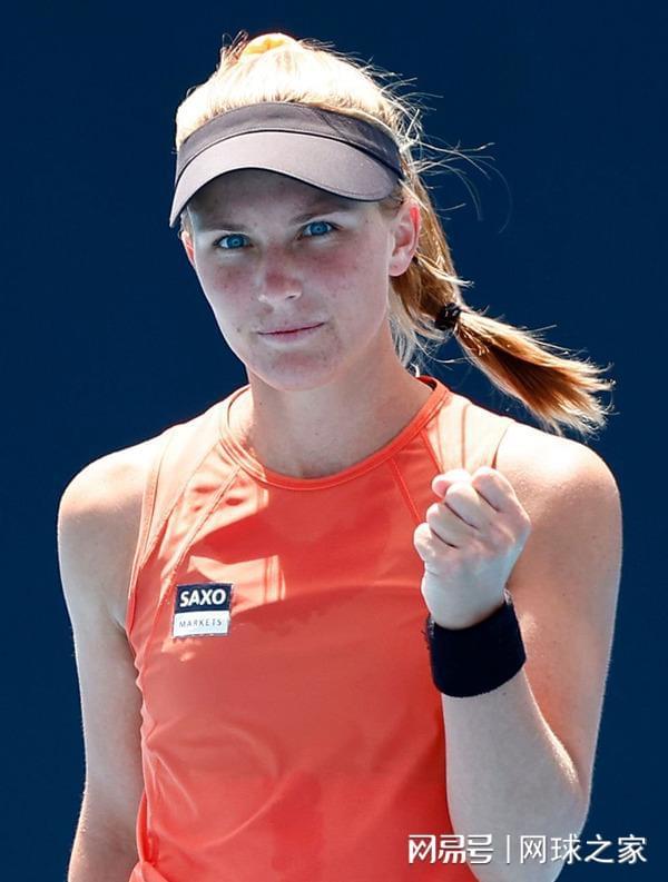 开云体育官网-甫一订婚便双双突围,他们把澳网变成爱情的见证场