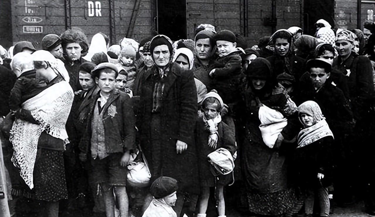 开云体育下载-以色列一位学者认为:下一个屠杀犹太人的极可能是美国